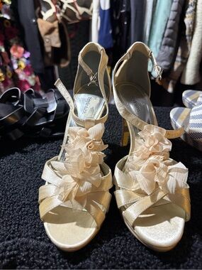 Style & Co. Strappy Floral Accent Women's Heels in Champagne